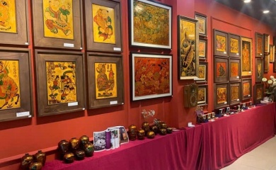 Lacquer painting exhibition now underway in Hanoi