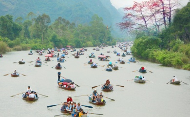 Huong Pagoda complex recognized Hanoi's tourist destination