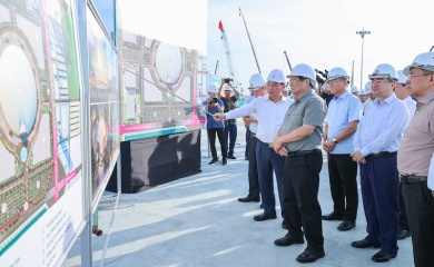 Prime Minister urges quick construction of National Exhibition Center