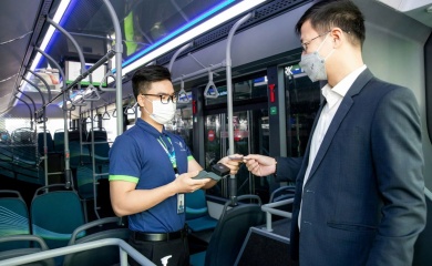 Highly received by local passengers, e-ticketing shows Hanoi on the way to become a smart city