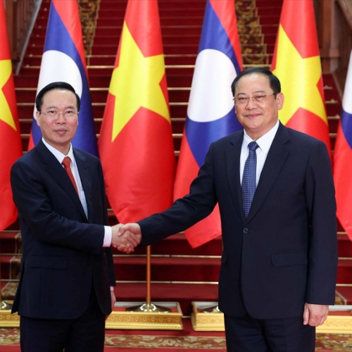 Vietnam offers Laos US$1M in president’s visit